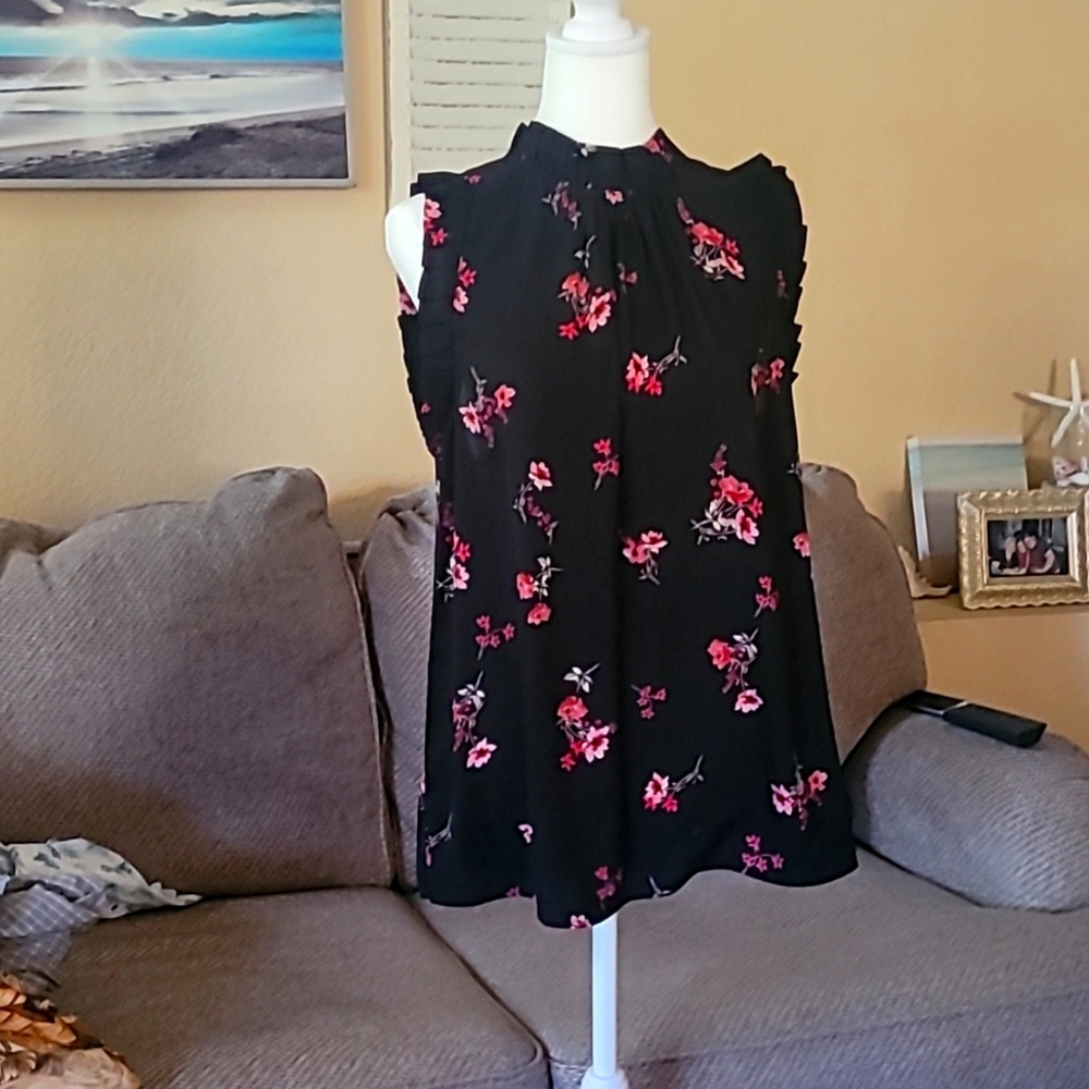 Women's Gently used halter fringed neck top